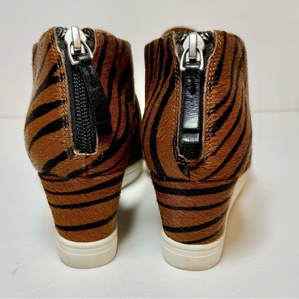 Linea Paolo Zebra Striped Calf Fur Cutout Wedge Crossover Top Zip Back Shoe 5.5 - Picture 2 of 8